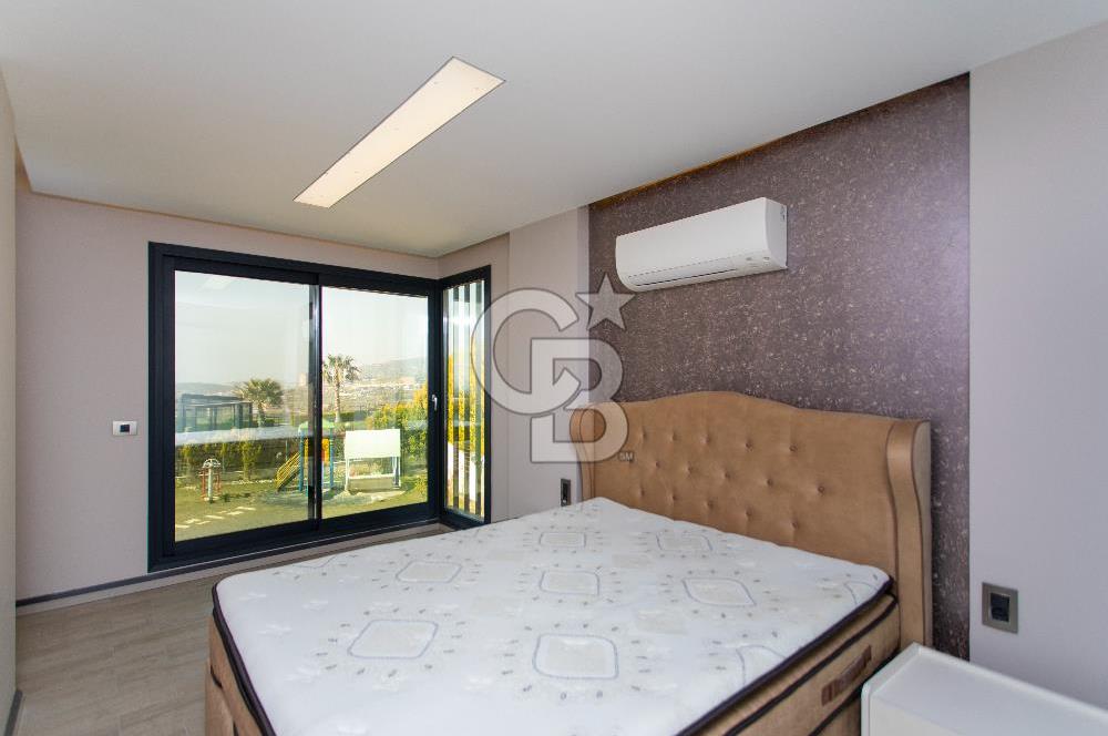 Kuşadası Karaova'da Özel Havuzlu Lüks Malikane