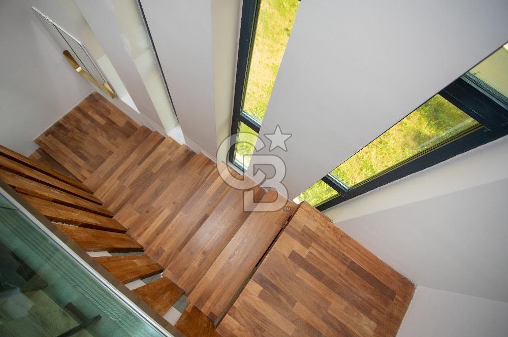 Kuşadası Karaova'da Özel Havuzlu Lüks Malikane