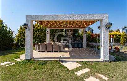 Kuşadası Karaova'da Özel Havuzlu Lüks Malikane