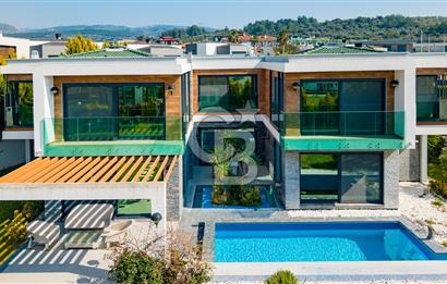 Kuşadası Karaova'da Özel Havuzlu Lüks Malikane