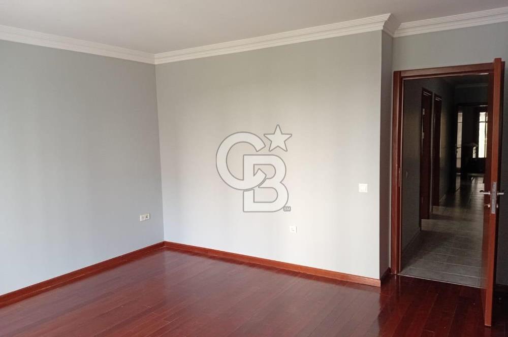 Göztepe Çimenzar Sokak'ta 4+1 Daire