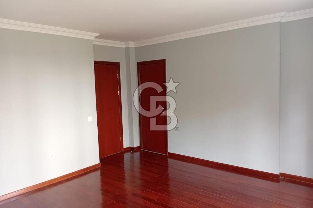 Göztepe Çimenzar Sokak'ta 4+1 Daire