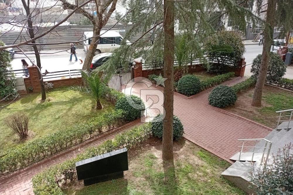 Göztepe Çimenzar Sokak'ta 4+1 Daire