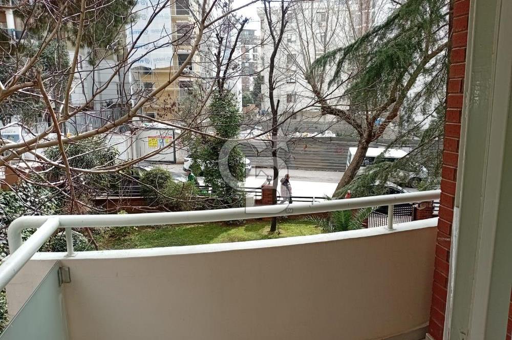 Göztepe Çimenzar Sokak'ta 4+1 Daire