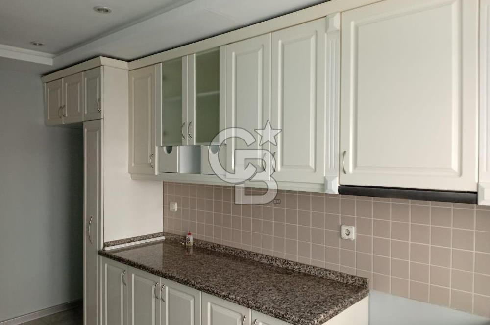 Göztepe Çimenzar Sokak'ta 4+1 Daire