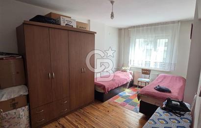 Şehzadeler Merkezi Lokasyonda Geniş 3+1 Köşe Daire