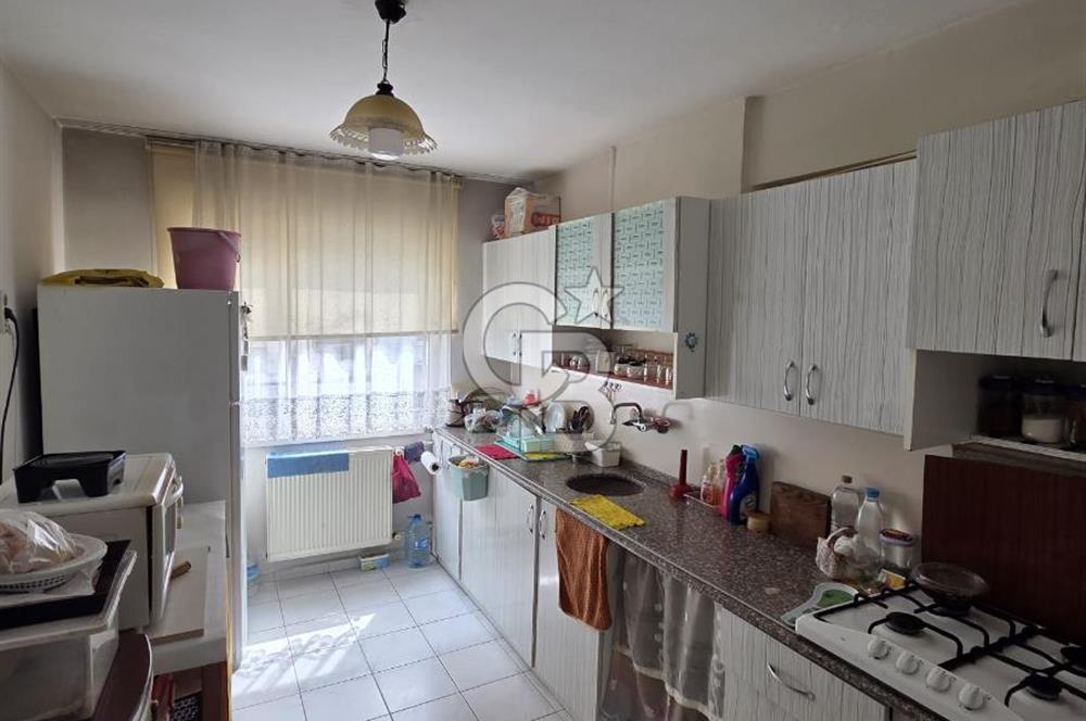 Şehzadeler Merkezi Lokasyonda Geniş 3+1 Köşe Daire