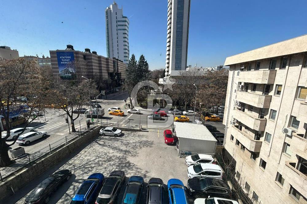 JOHN F. KENNEDY CAD. ÜZERİ SATILIK 1+1 OFİS & BÜRO