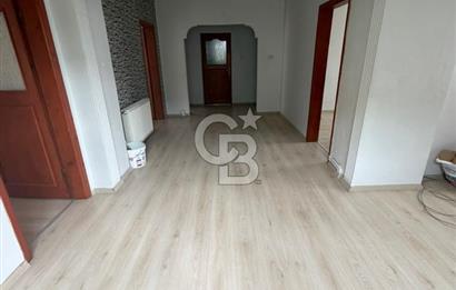 Kartal Topselvi Mahallesinde Üç Artı Bir Kiralık Daire