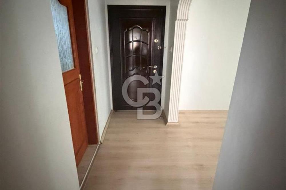 Kartal Topselvi Mahallesinde Üç Artı Bir Kiralık Daire