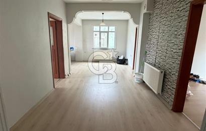 Kartal Topselvi Mahallesinde Üç Artı Bir Kiralık Daire