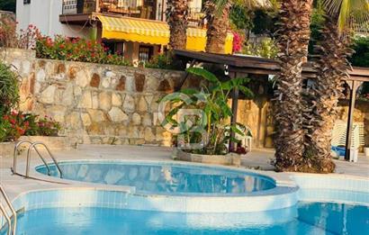 BİTEZ'DE HAVUZLU SİTEDE YILLIK KİRALIK VİLLA