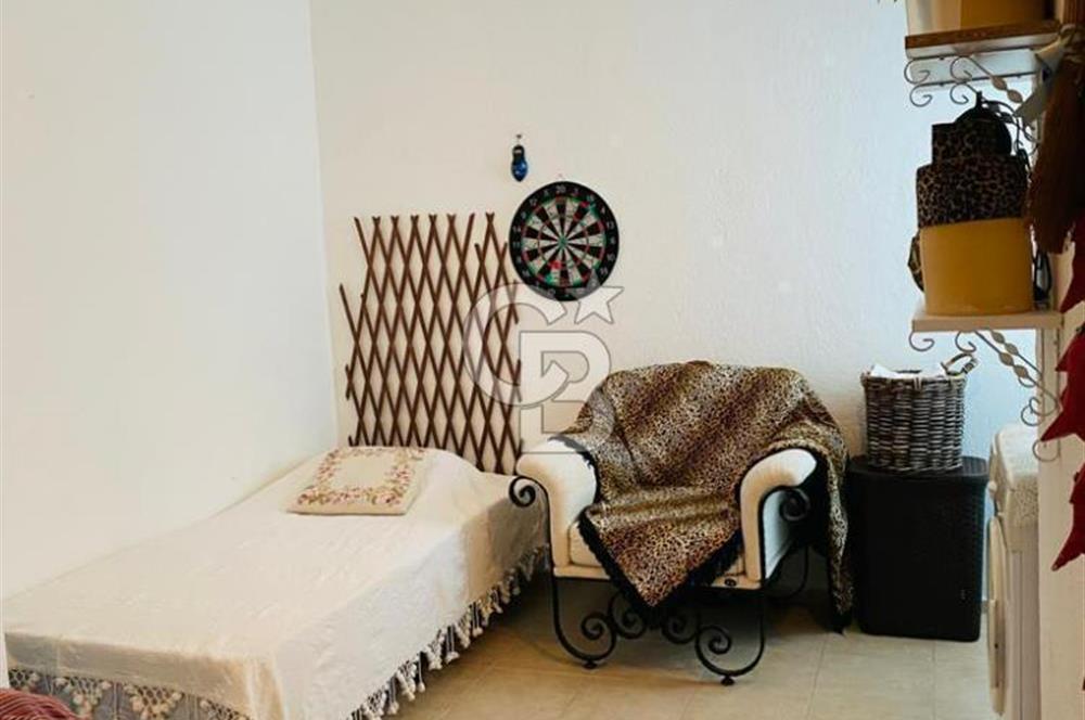 BİTEZ'DE HAVUZLU SİTEDE YILLIK KİRALIK VİLLA