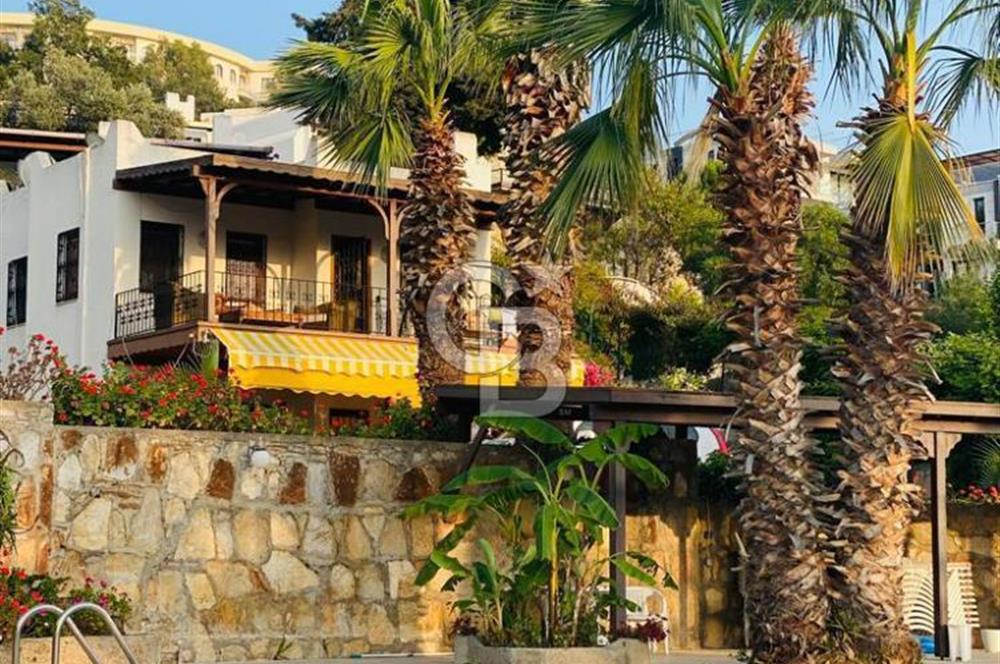 BİTEZ'DE HAVUZLU SİTEDE YILLIK KİRALIK VİLLA