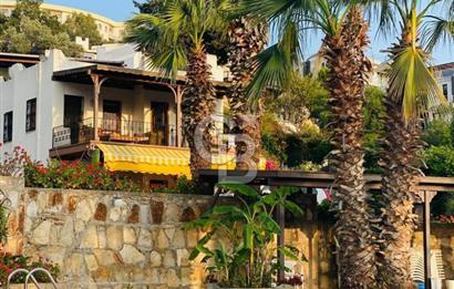 BİTEZ'DE HAVUZLU SİTEDE YILLIK KİRALIK VİLLA