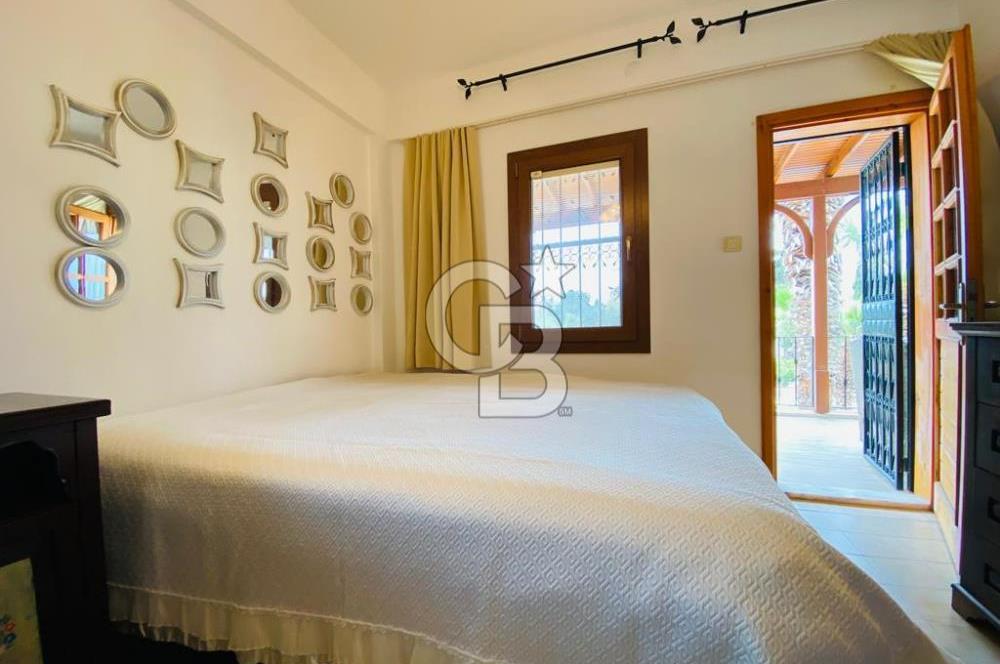 BİTEZ'DE HAVUZLU SİTEDE YILLIK KİRALIK VİLLA