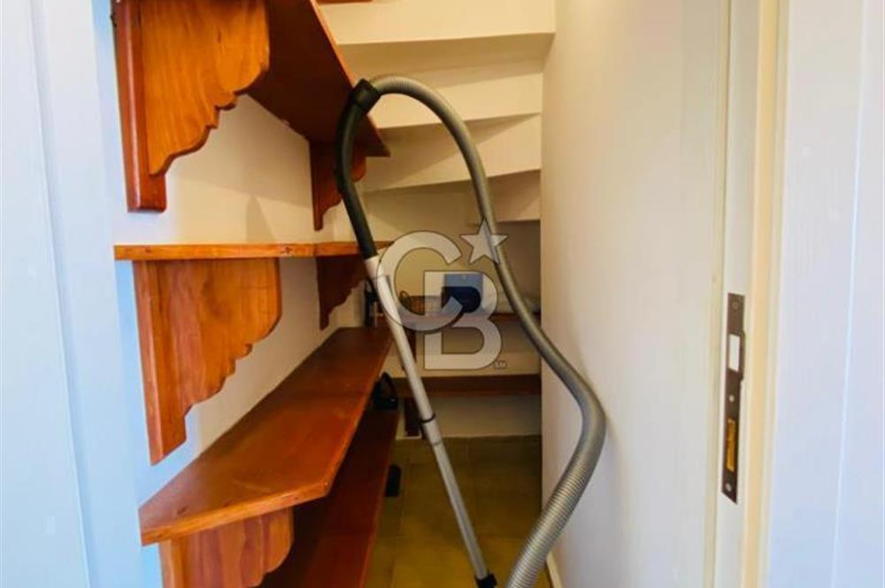 BİTEZ'DE HAVUZLU SİTEDE YILLIK KİRALIK VİLLA