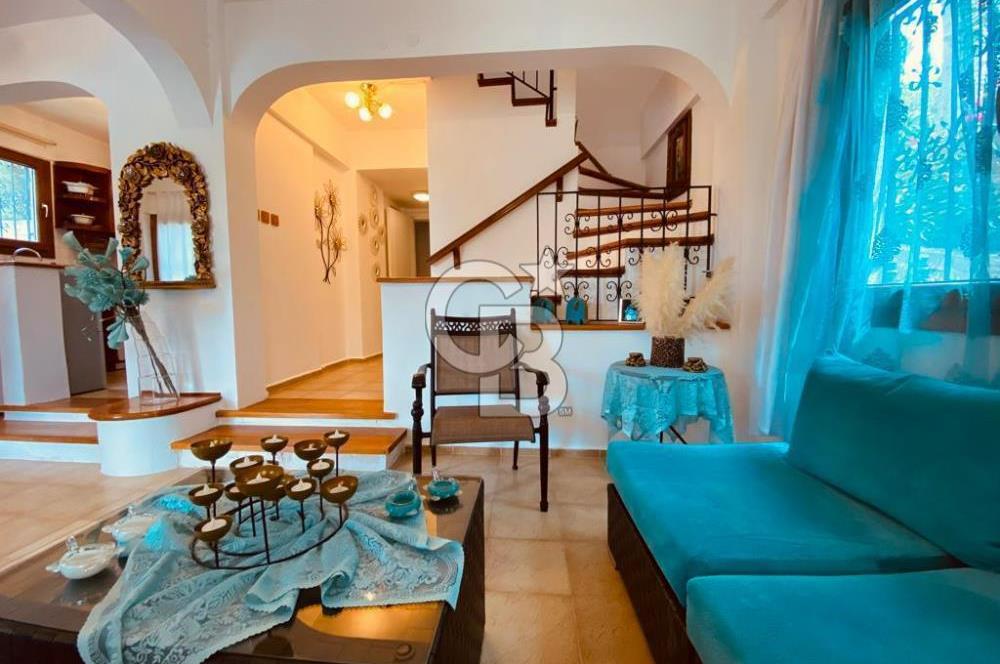 BİTEZ'DE HAVUZLU SİTEDE YILLIK KİRALIK VİLLA