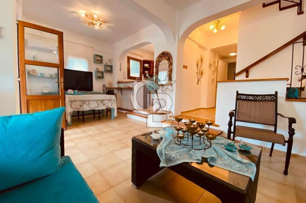 BİTEZ'DE HAVUZLU SİTEDE YILLIK KİRALIK VİLLA