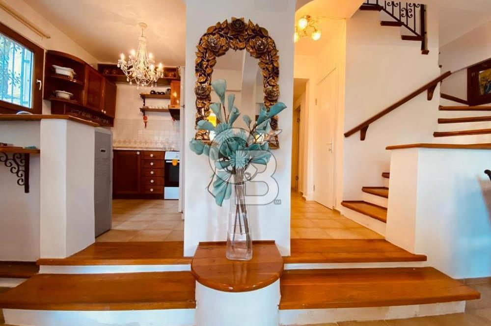 BİTEZ'DE HAVUZLU SİTEDE YILLIK KİRALIK VİLLA