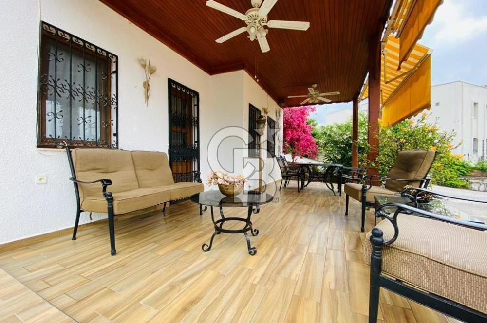 BİTEZ'DE HAVUZLU SİTEDE YILLIK KİRALIK VİLLA