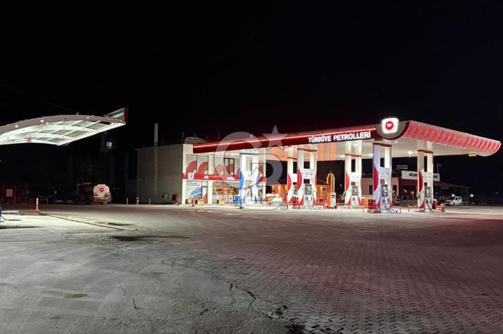 Eskişehir Sivrihisar yolunda akaryakıt istasyonu 