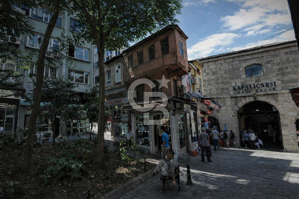 Tarihi Yarımada Kapalıçarşının yanında satılık dükkan