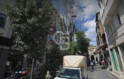 Tarihi Yarımada Kapalıçarşının yanında satılık dükkan
