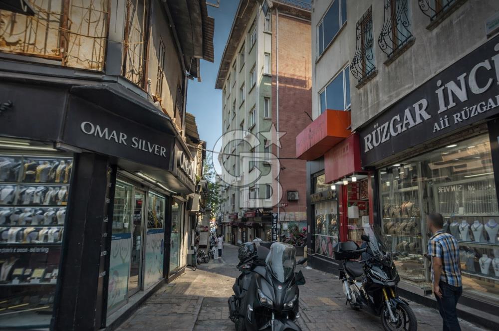 Tarihi Yarımada Kapalıçarşının yanında satılık dükkan