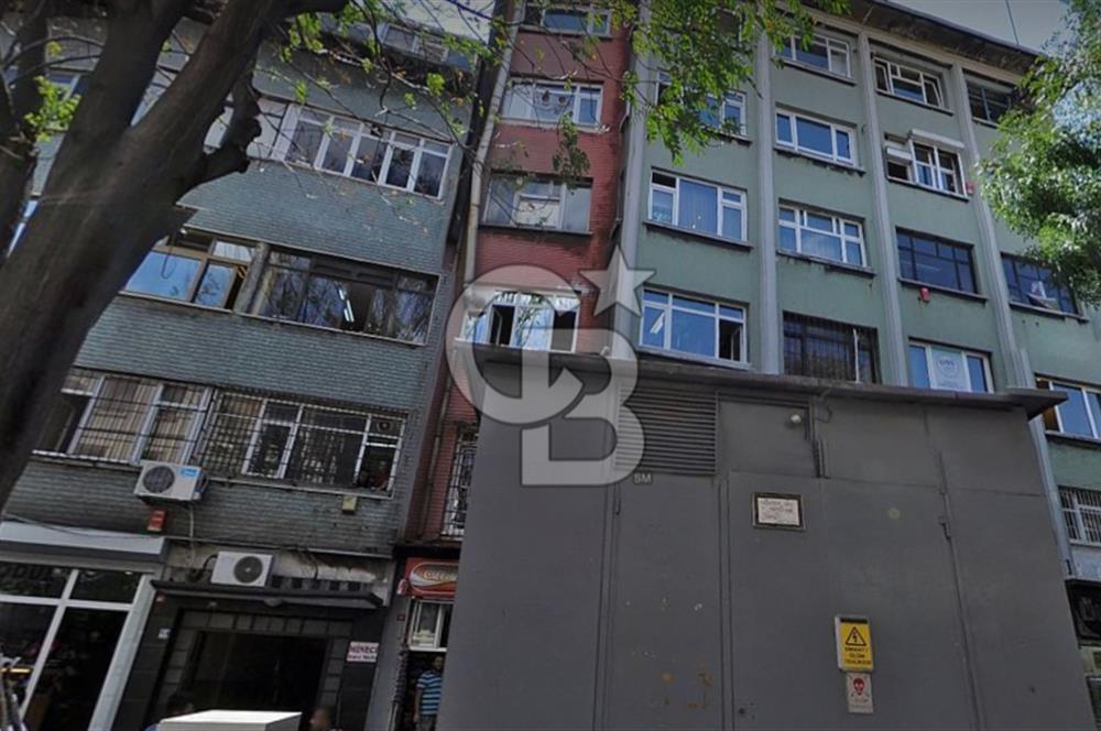 Tarihi Yarımada Kapalıçarşının yanında satılık dükkan