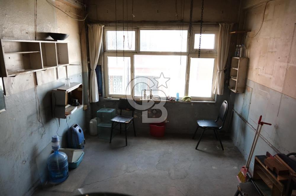 Tarihi Yarımada Kapalıçarşının yanında satılık dükkan