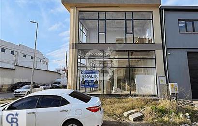 Akçeşme'de Köşe Konumda 3 Katlı Kiralık 300m2 İş Yeri