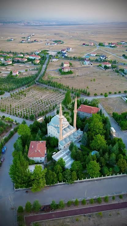 NİĞDE'DE VİLLA İMARLI 817 M2 ARSA