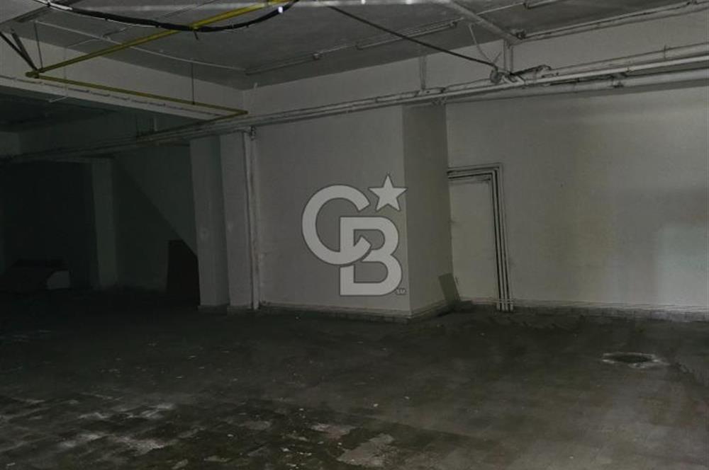 BANKADAN SATILIK FATİH’TE CADDE ÜZERİ, 575 m² DÜKKAN