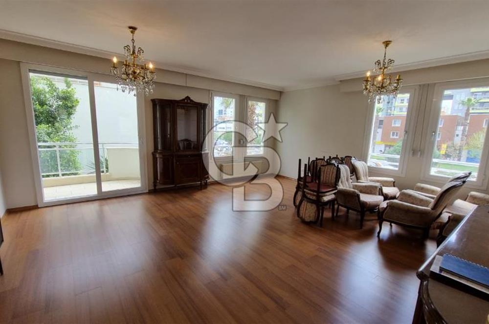 Yeni Girne Saklıbahçe Sitesi Havuz Manzaralı Satılık 3+1 Daire