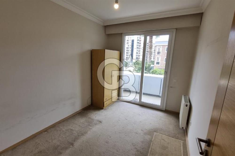 Yeni Girne Saklıbahçe Sitesi Havuz Manzaralı Satılık 3+1 Daire