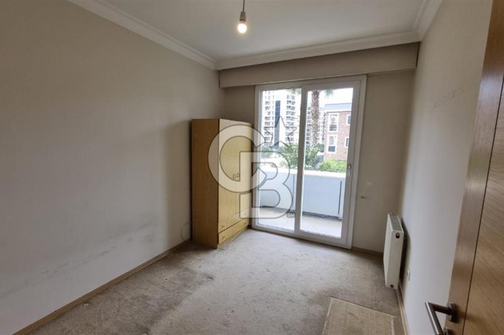 Yeni Girne Saklıbahçe Sitesi Havuz Manzaralı Satılık 3+1 Daire