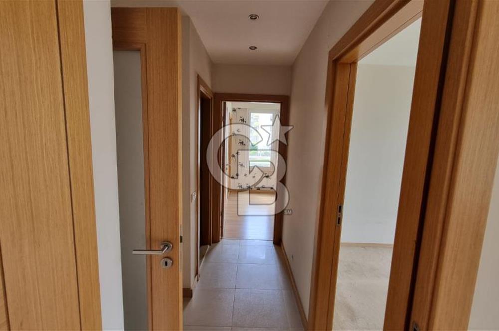 Yeni Girne Saklıbahçe Sitesi Havuz Manzaralı Satılık 3+1 Daire