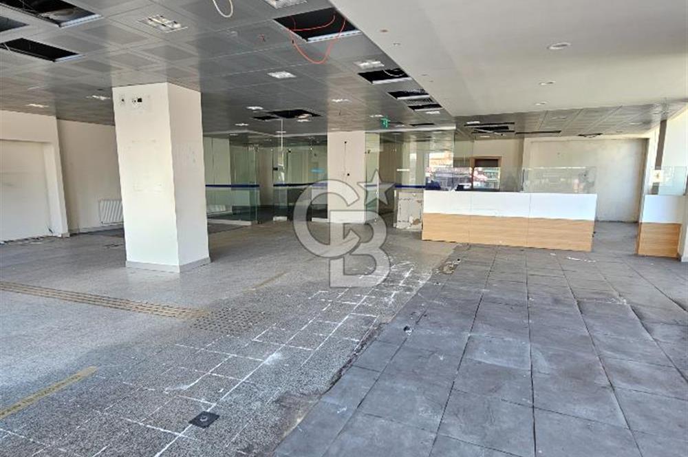 BANKADAN SATILIK FATİH’TE CADDE ÜZERİ, 575 m² DÜKKAN