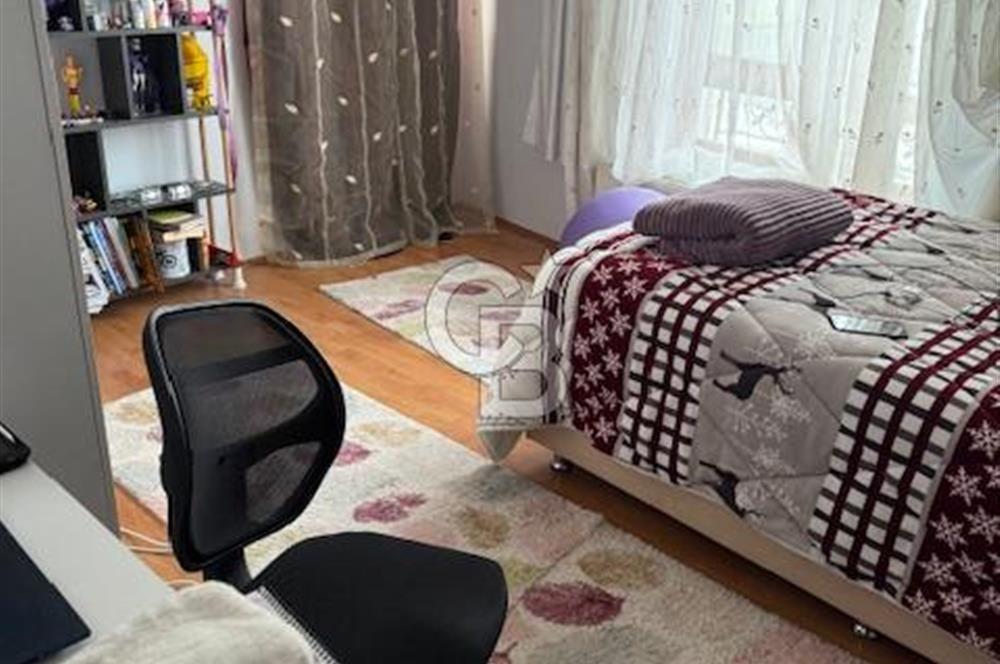 İSKİTLER ASMALI CADDESİNDE ASANSÖRLÜ ÇİFT BANYOLU KATTA 3+1