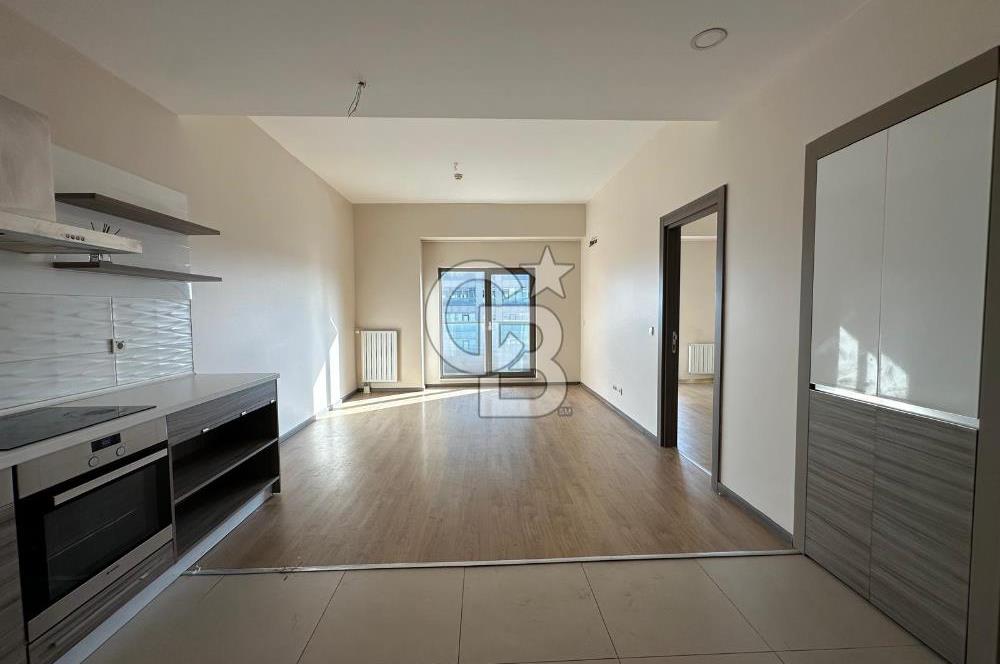 SEMBOL İSTANBUL'DA DENİZ MANZARALI BÜYÜK TİP 1+1 KİRALIK DAİRE