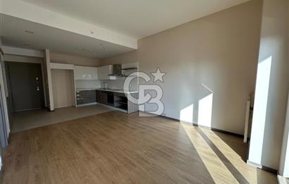 SEMBOL İSTANBUL'DA DENİZ MANZARALI BÜYÜK TİP 1+1 KİRALIK DAİRE