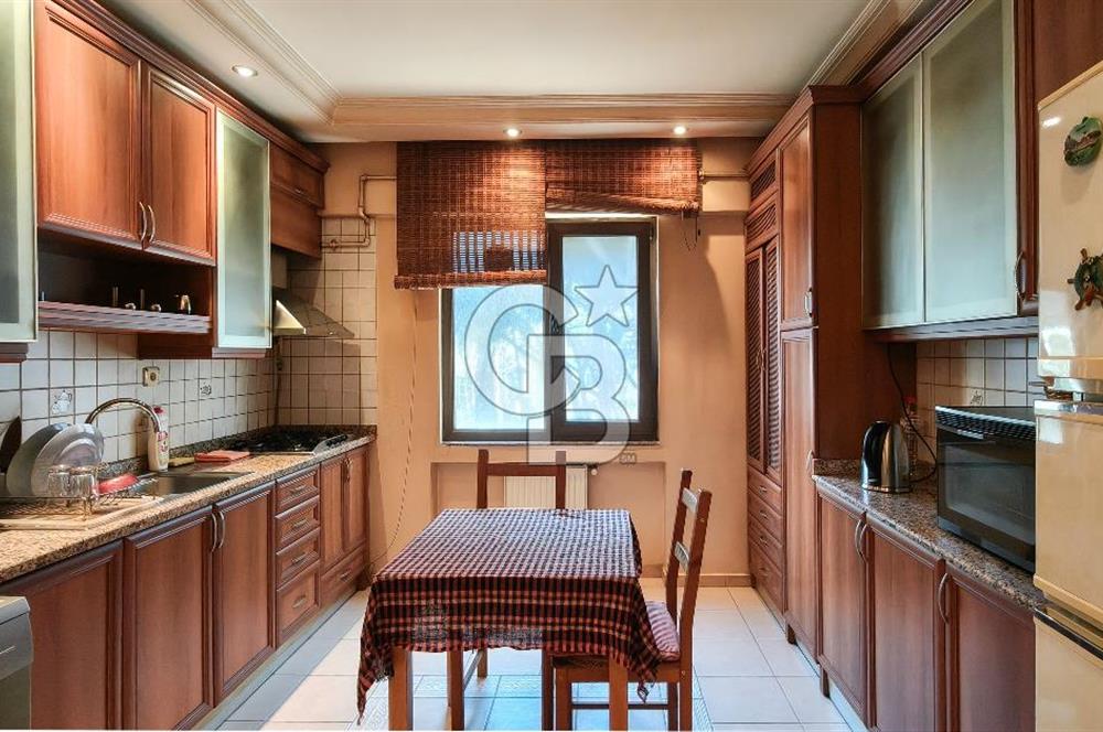 Kozyatağı'nda Satılık 3+1 Daire - 95m² Net, Merkezi Konum