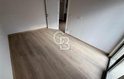 SUR YAPI SURCADDE 'DE CADDE MANZARALI KİRALIK 1+1 BALKONLU DAİRE