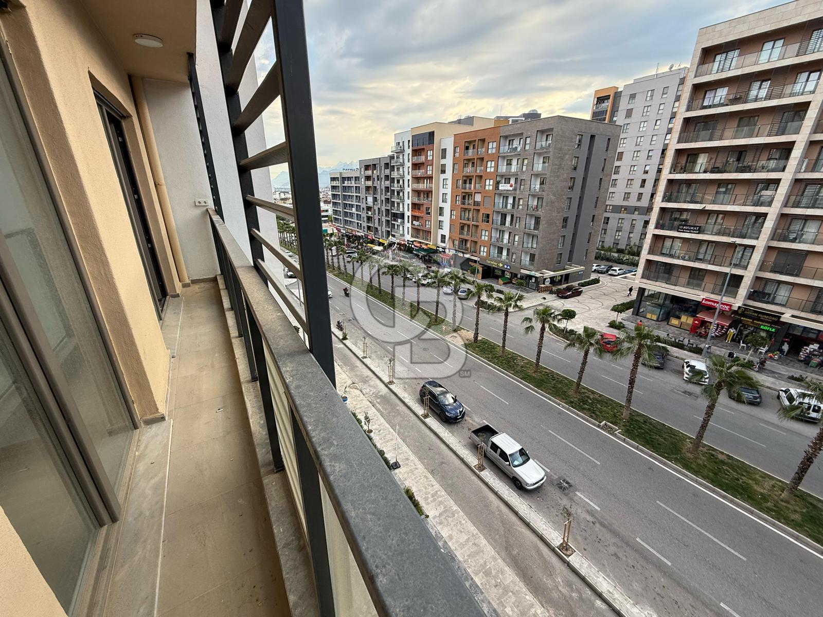 SUR YAPI SURCADDE 'DE CADDE MANZARALI KİRALIK 1+1 BALKONLU DAİRE