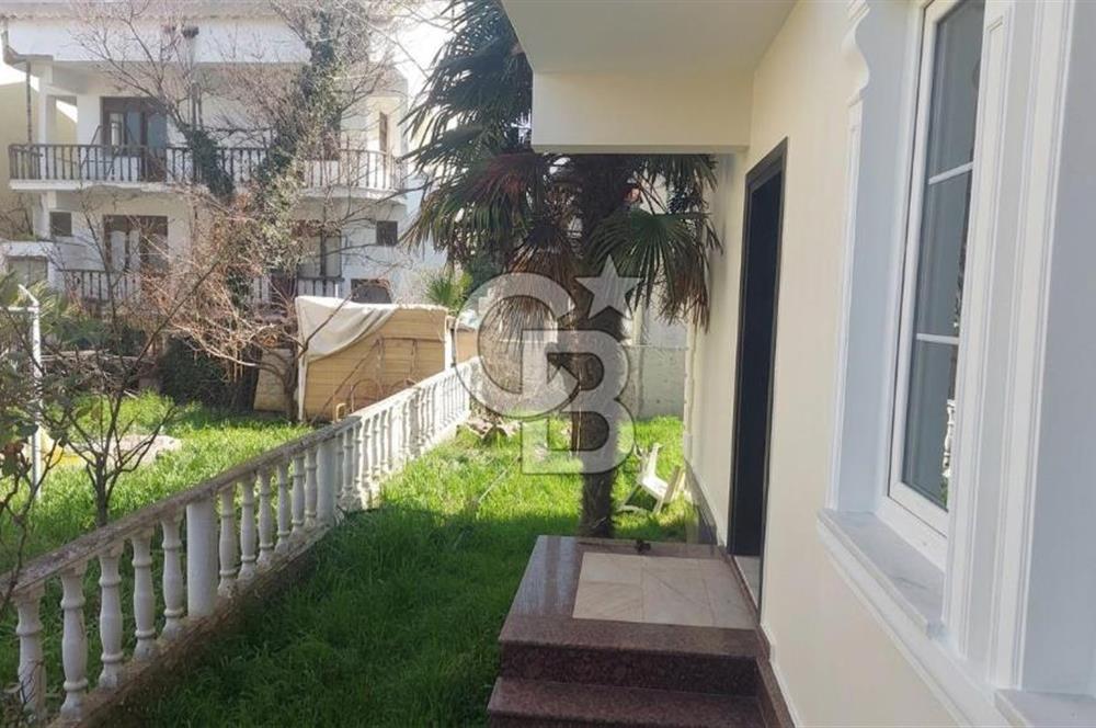 İstanbul'a Yakın Denize 100 Metre 308m2 Bahçeli İkiz Villa