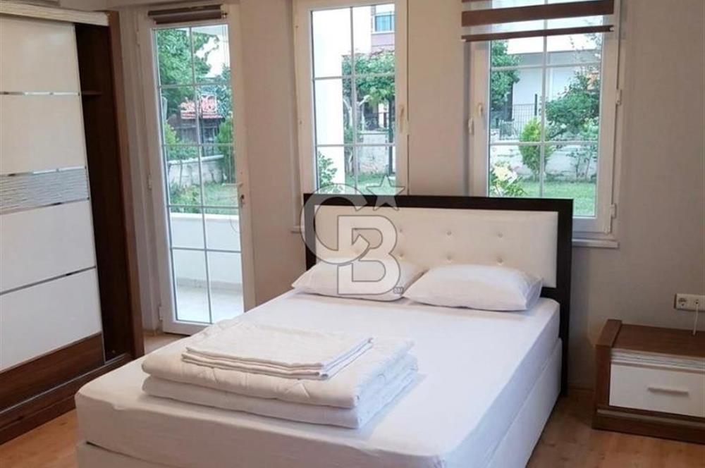 İstanbul'a Yakın Denize 100 Metre 308m2 Bahçeli İkiz Villa