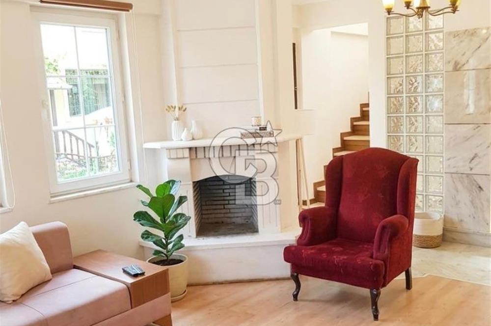 İstanbul'a Yakın Denize 100 Metre 308m2 Bahçeli İkiz Villa