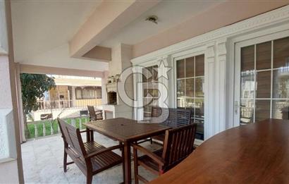 İstanbul'a Yakın Denize 100 Metre 308m2 Bahçeli İkiz Villa