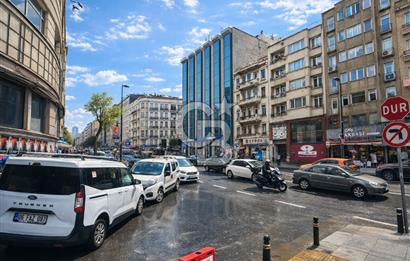 ŞİŞLİ, OSMANBEY, HALASGARGAZİ CADDESİNE KOMŞU 130 M2 DAİRE